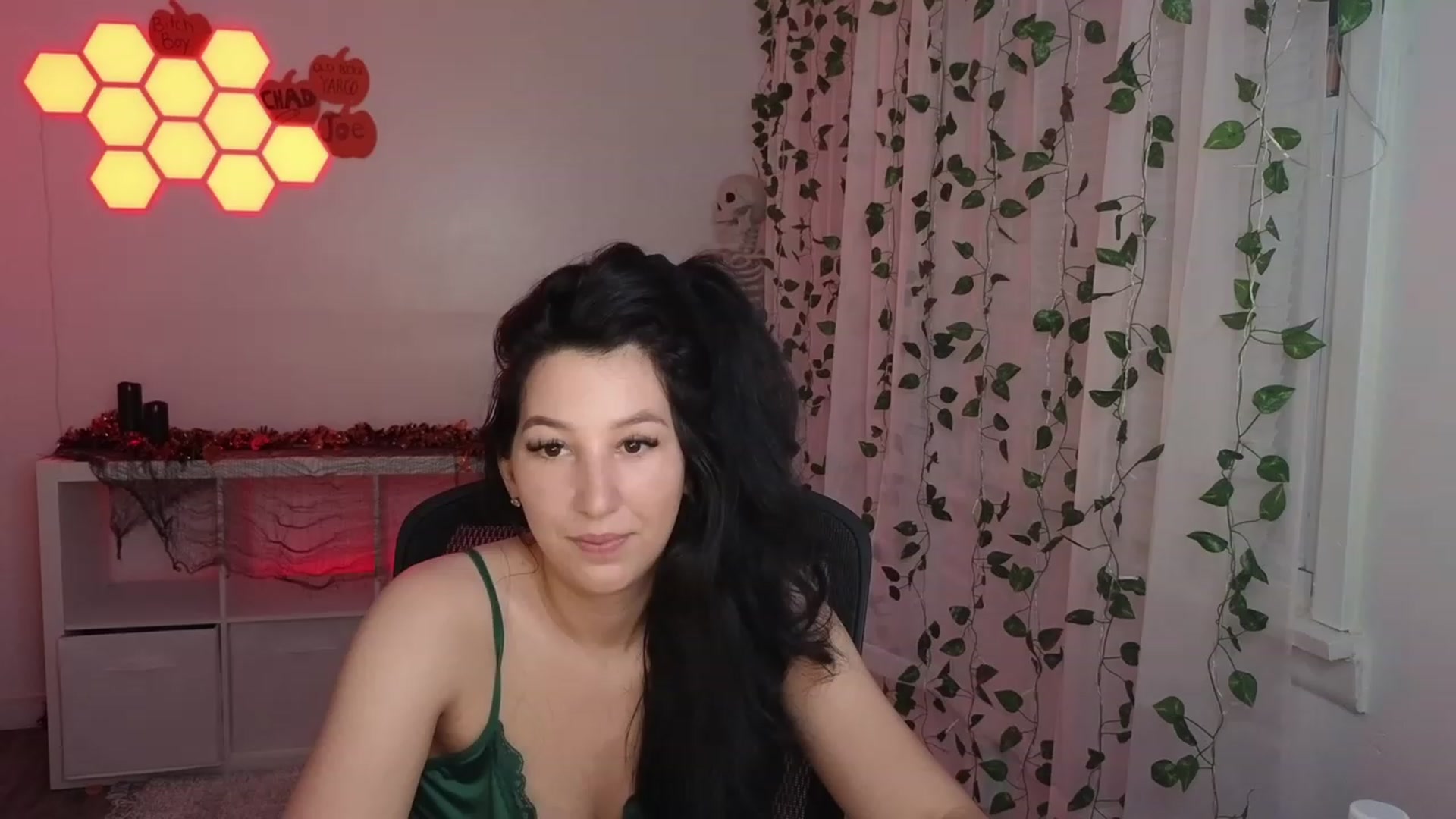 Gallery image thumbnail from LenaDanzara's myfreecams stream on, 10/13/2023, 08:00 image 1 of 20