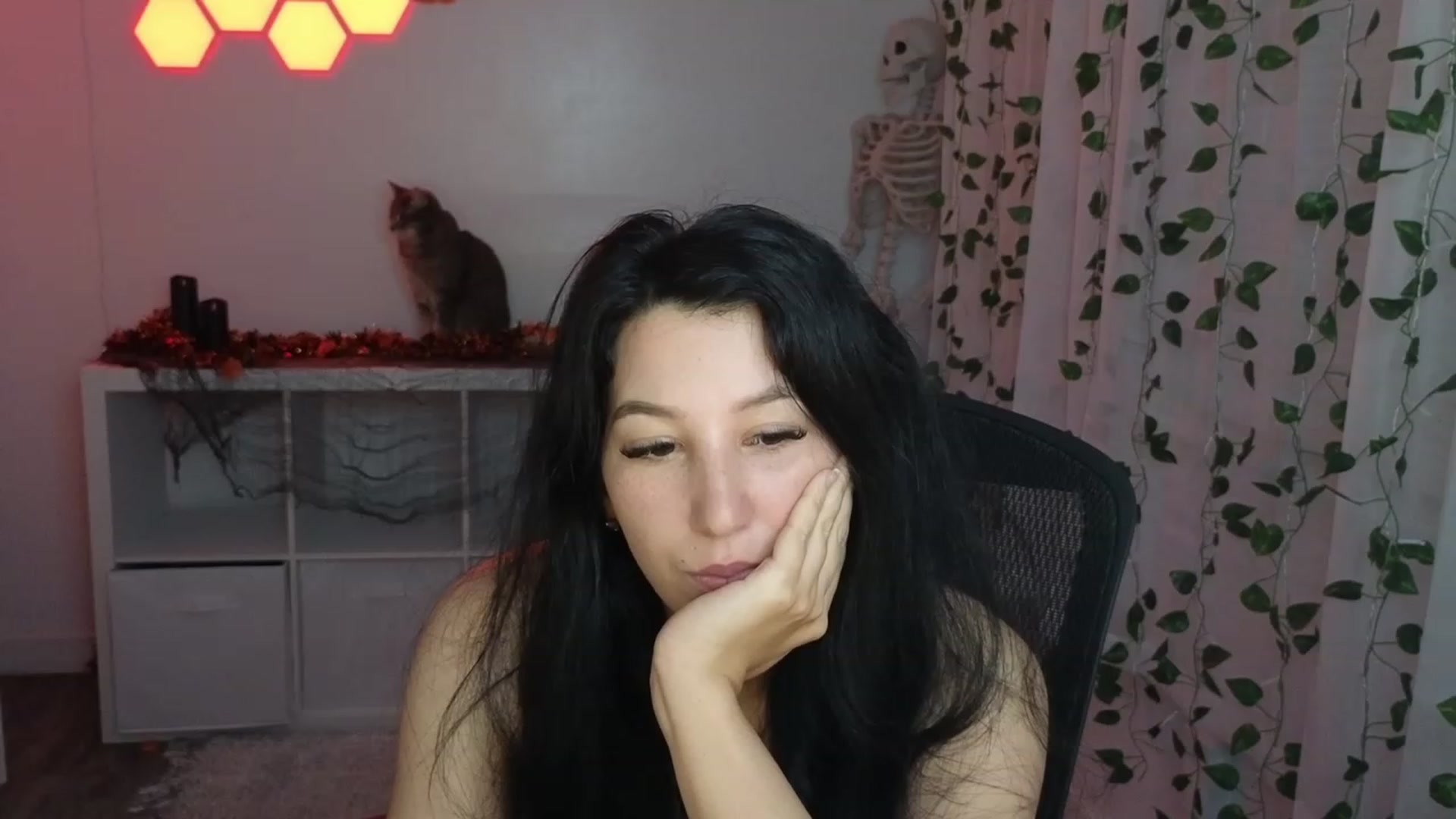 Gallery image thumbnail from LenaDanzara's myfreecams stream on, 10/13/2023, 08:00 image 7 of 20