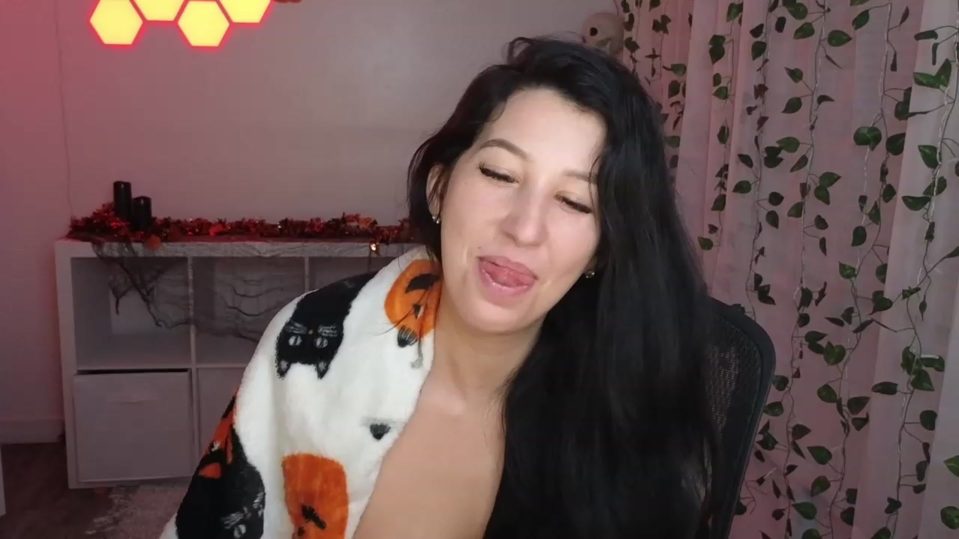 Gallery image thumbnail from LenaDanzara's myfreecams stream on, 10/13/2023, 08:00 image 16 of 20