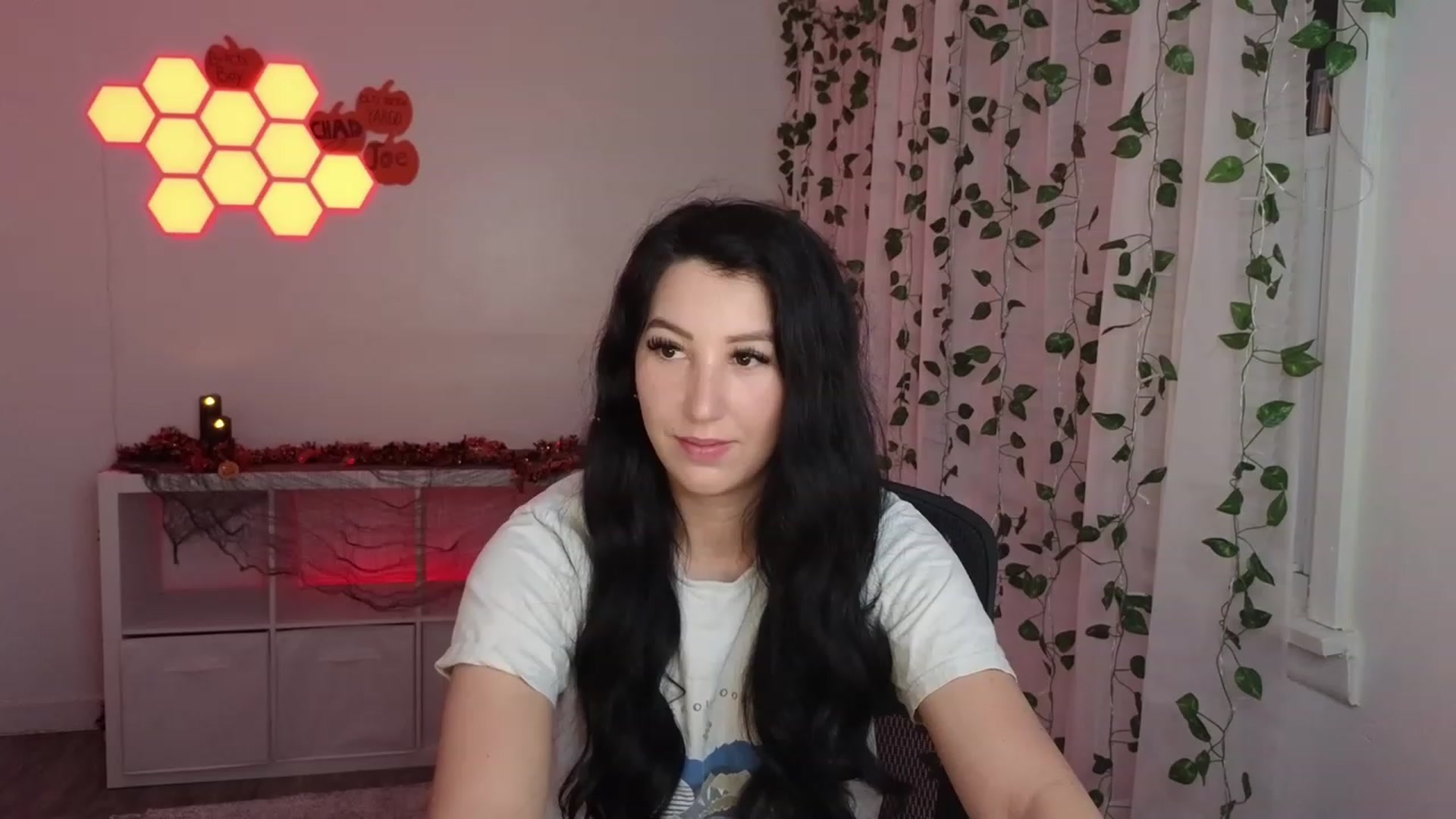 Gallery image thumbnail from LenaDanzara's myfreecams stream on, 10/16/2023, 08:38 image 3 of 20
