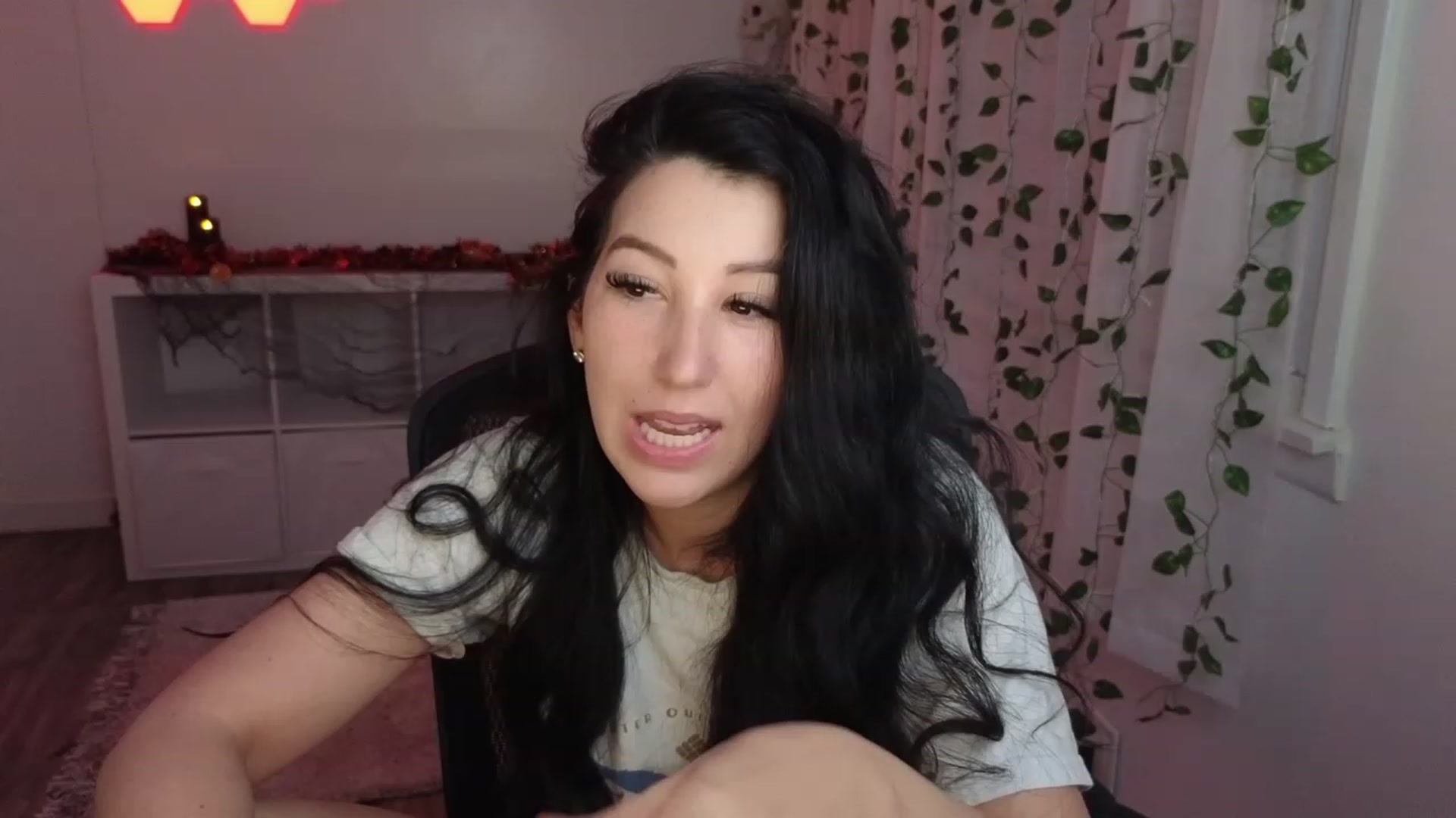 Gallery image thumbnail from LenaDanzara's myfreecams stream on, 10/16/2023, 08:38 image 16 of 20