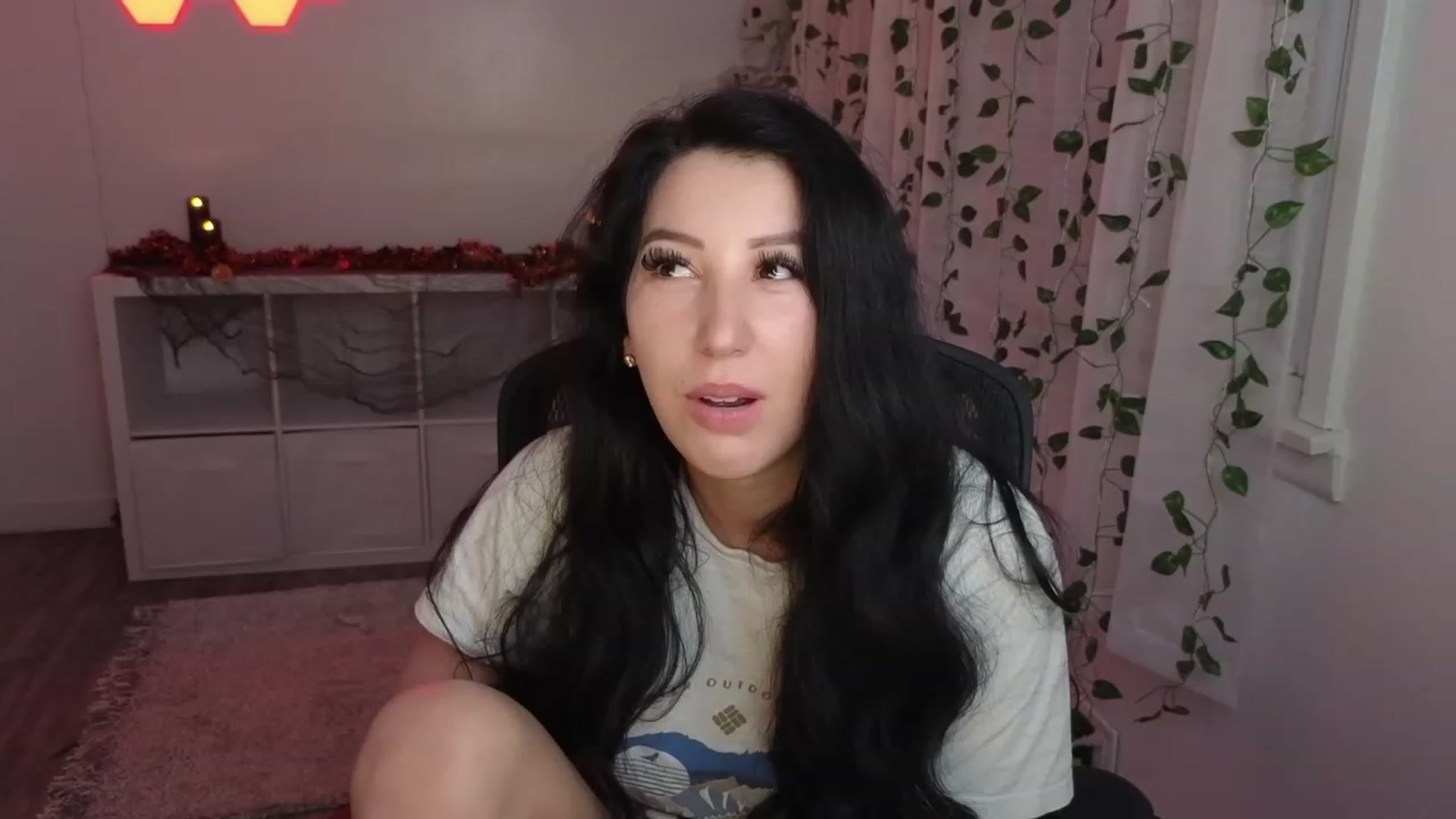 Gallery image thumbnail from LenaDanzara's myfreecams stream on, 10/16/2023, 08:38 image 14 of 20