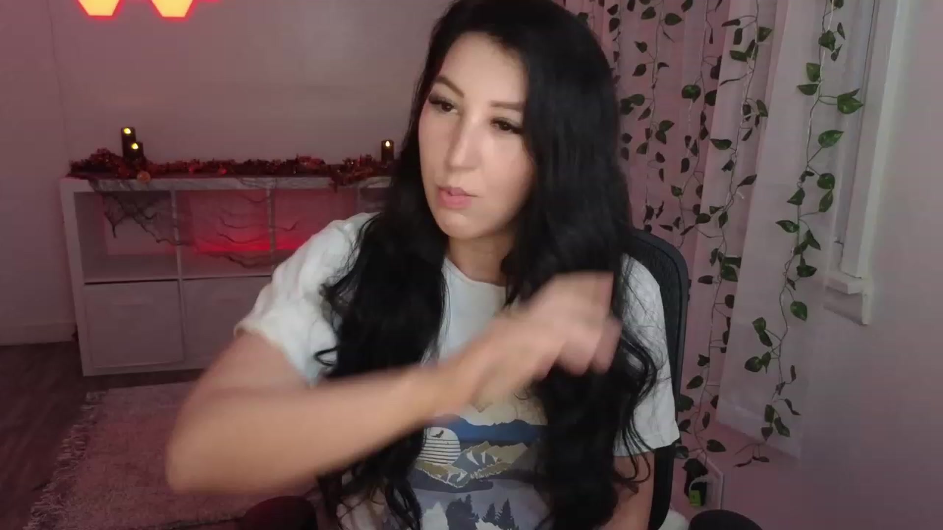 Gallery image thumbnail from LenaDanzara's myfreecams stream on, 10/16/2023, 08:38 image 7 of 20