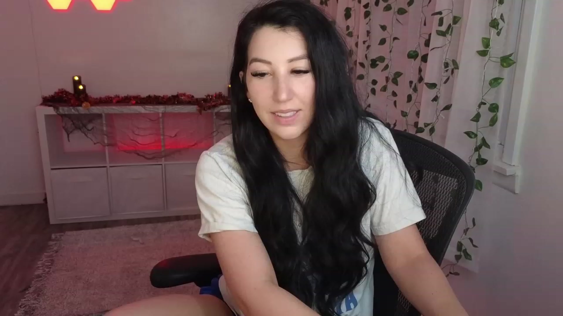 Gallery image thumbnail from LenaDanzara's myfreecams stream on, 10/16/2023, 08:38 image 11 of 20