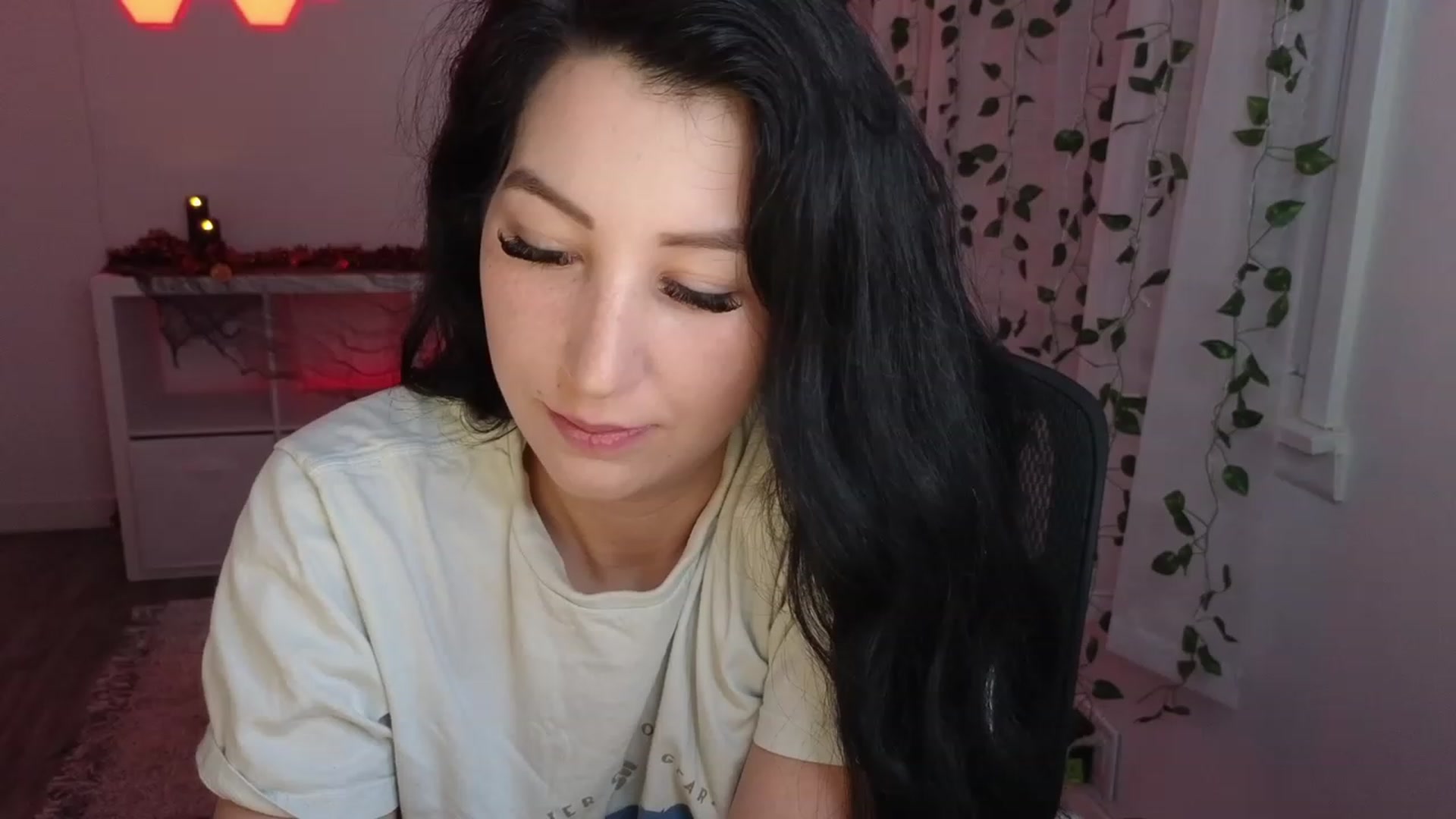 Gallery image thumbnail from LenaDanzara's myfreecams stream on, 10/16/2023, 08:38 image 8 of 20