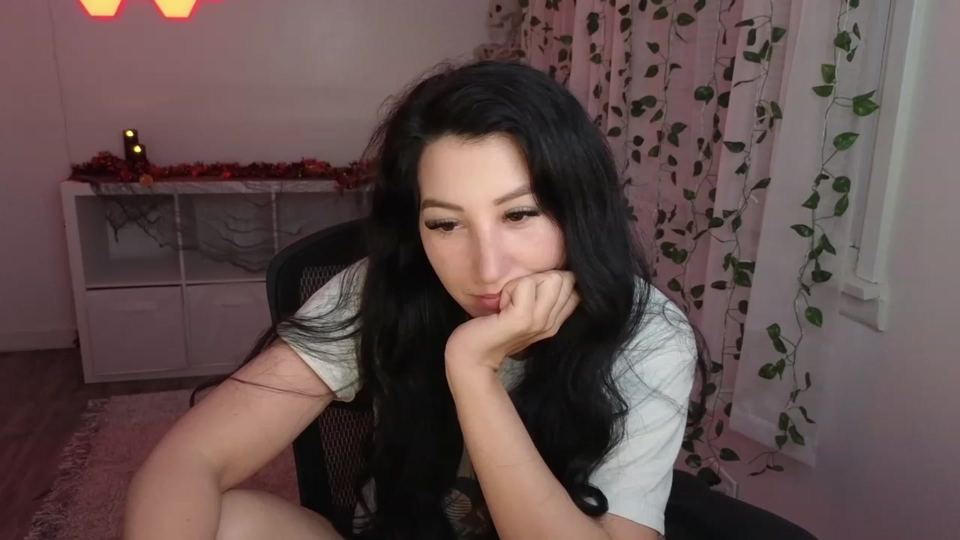 Gallery image thumbnail from LenaDanzara's myfreecams stream on, 10/16/2023, 08:38 image 15 of 20