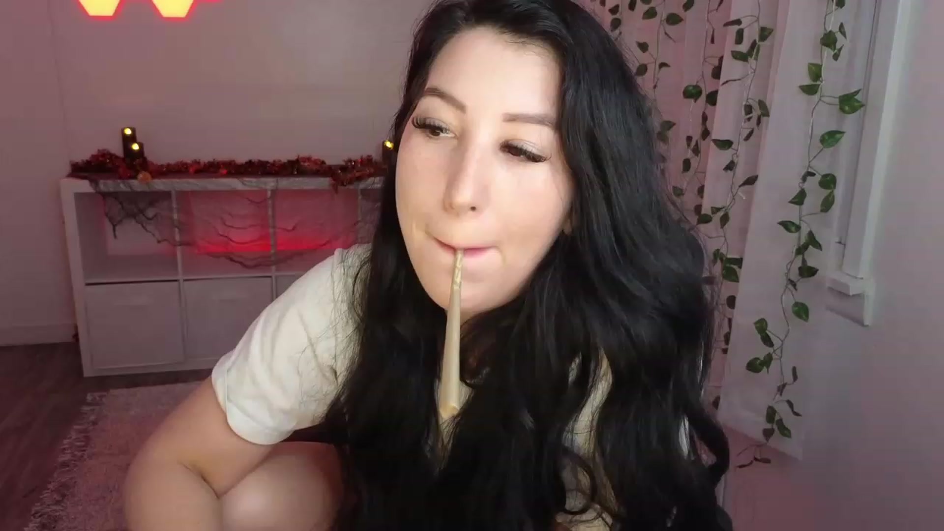 Gallery image thumbnail from LenaDanzara's myfreecams stream on, 10/16/2023, 08:38 image 4 of 20
