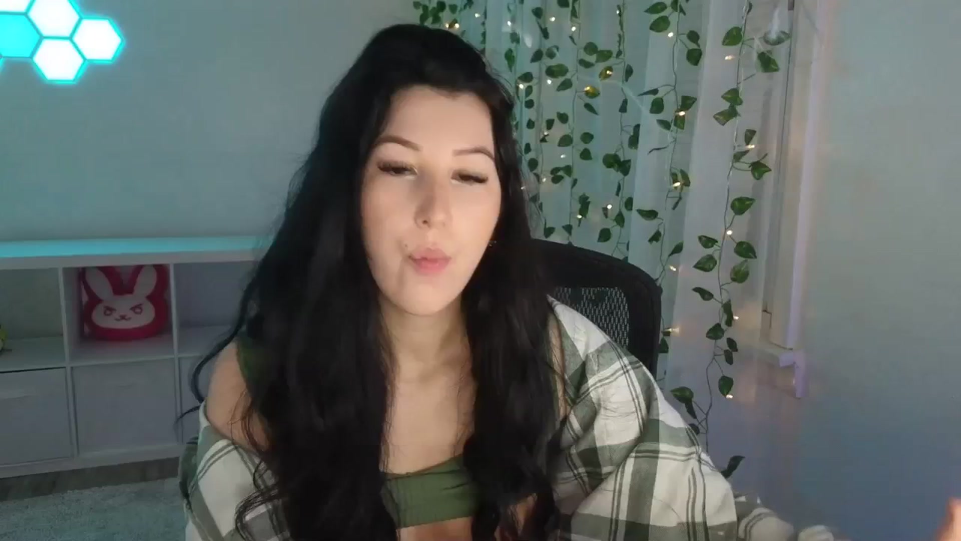 Gallery image thumbnail from LenaDanzara's myfreecams stream on, 11/18/2023, 08:03 image 5 of 20