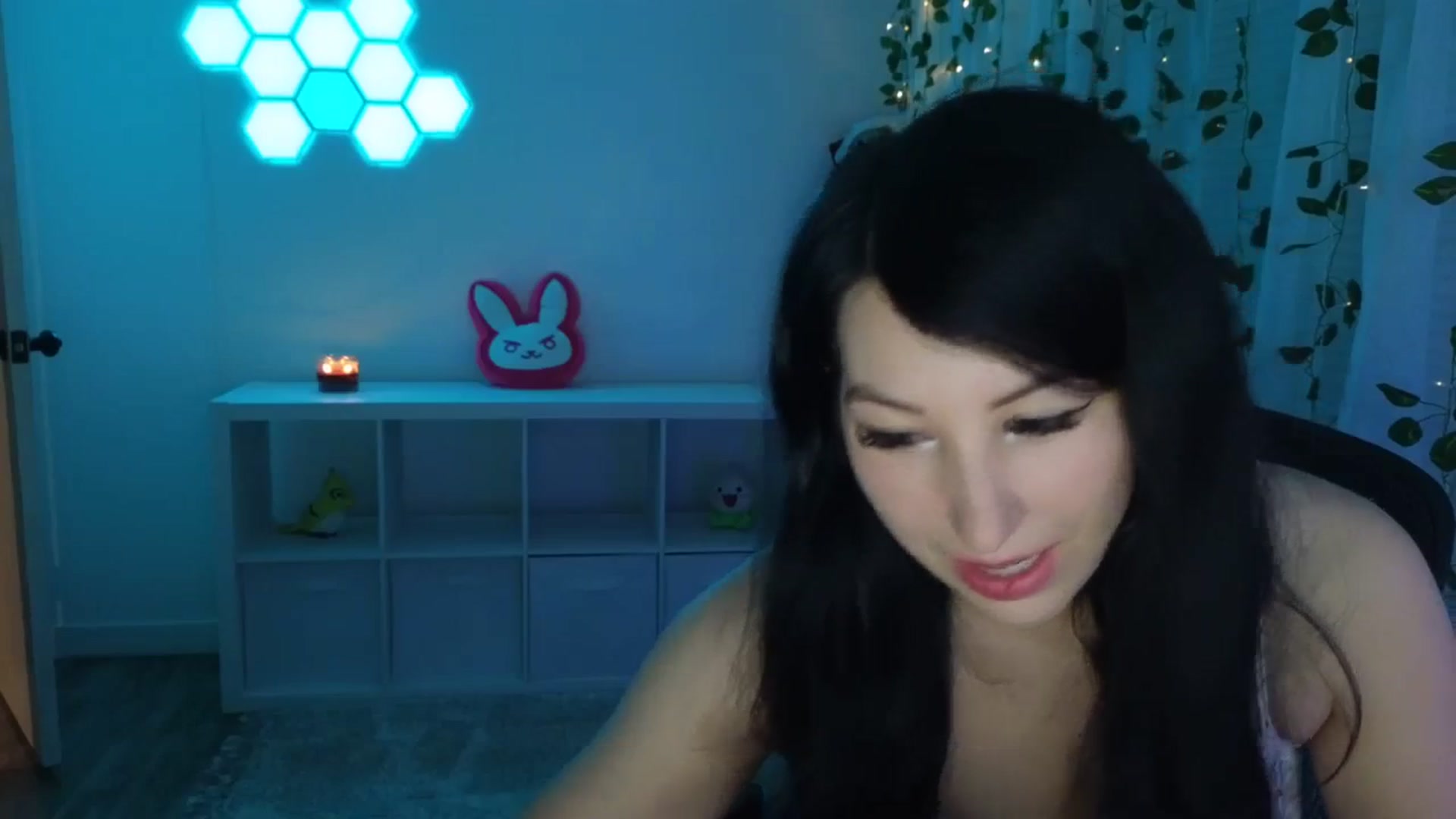 Gallery image thumbnail from LenaDanzara's myfreecams stream on, 11/25/2023, 08:13 image 17 of 20