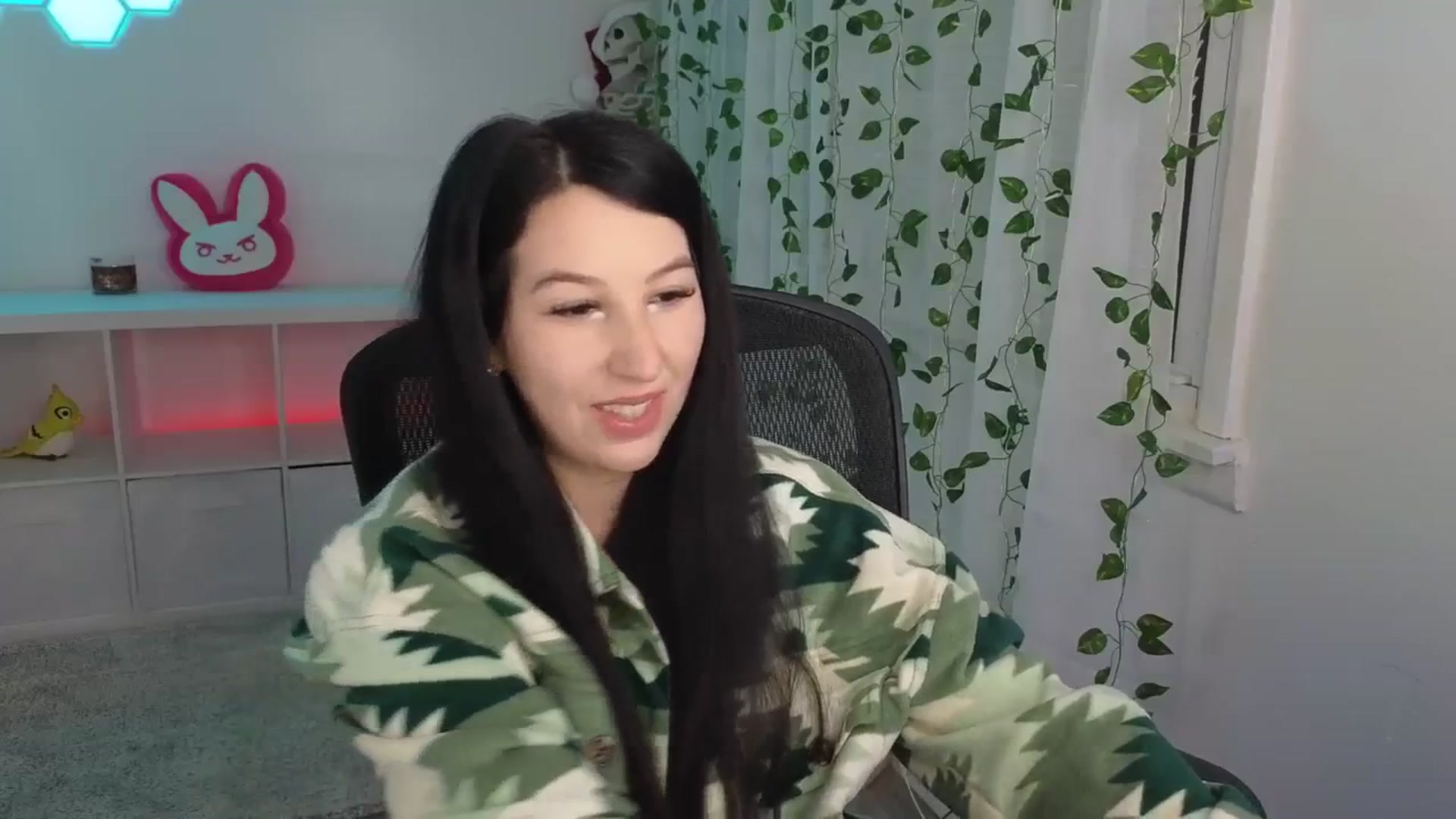 Gallery image thumbnail from LenaDanzara's myfreecams stream on, 11/28/2023, 08:13 image 15 of 20