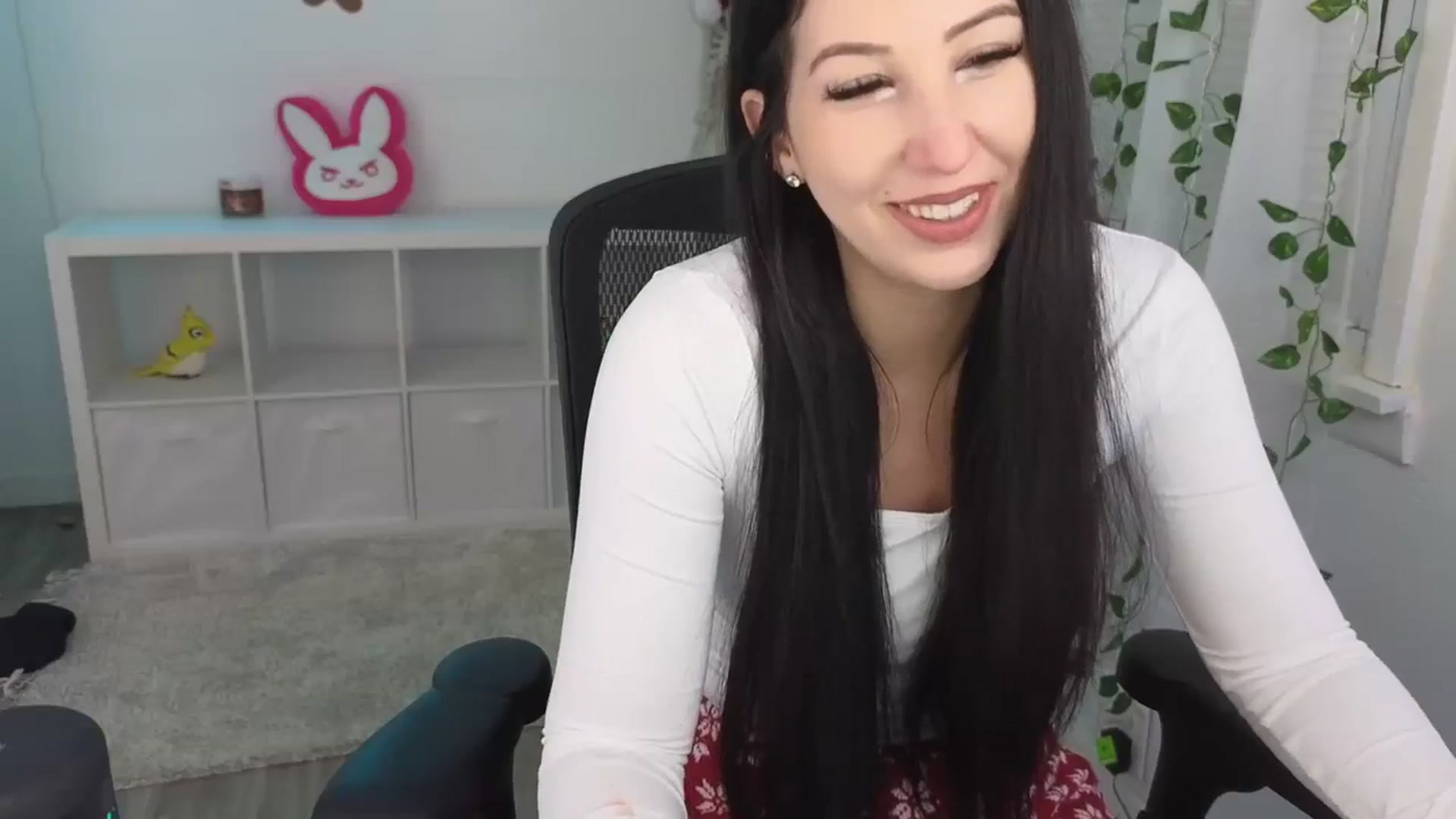 Gallery image thumbnail from LenaDanzara's myfreecams stream on, 12/02/2023, 06:23 image 15 of 20