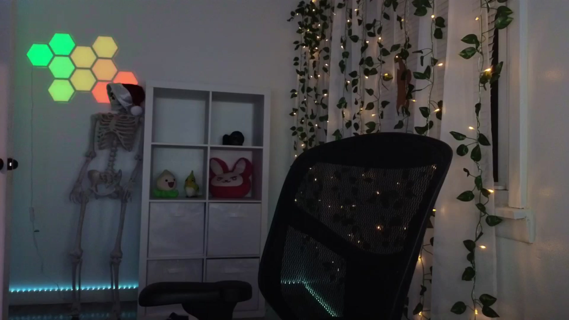 Gallery image thumbnail from LenaDanzara's myfreecams stream on, 12/16/2023, 07:29 image 13 of 20