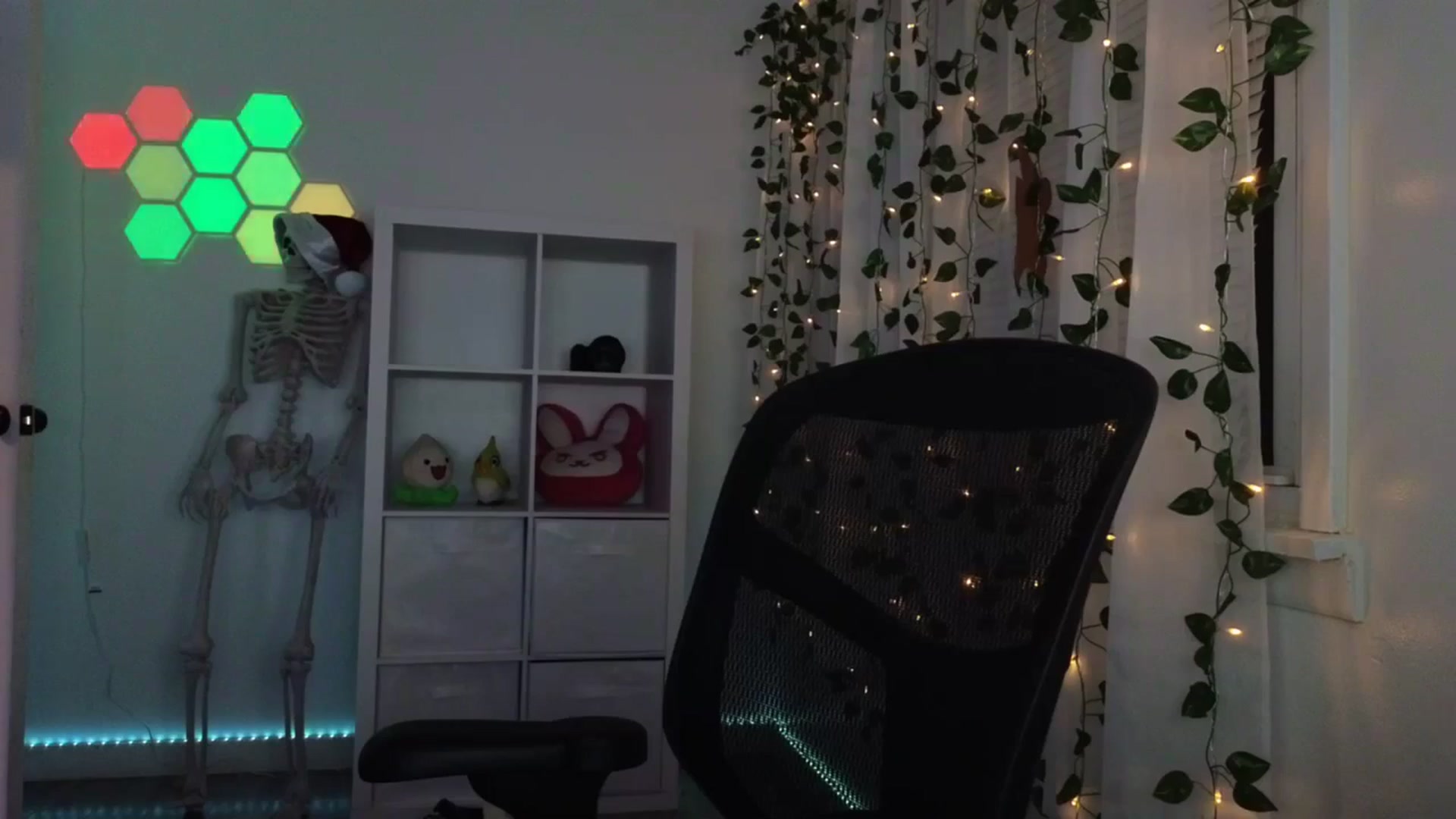 Gallery image thumbnail from LenaDanzara's myfreecams stream on, 12/16/2023, 07:29 image 14 of 20