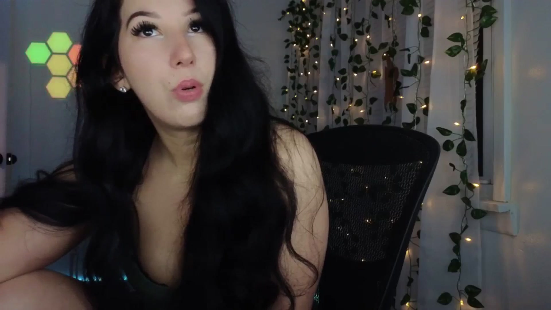 Gallery image thumbnail from LenaDanzara's myfreecams stream on, 12/16/2023, 07:29 image 16 of 20