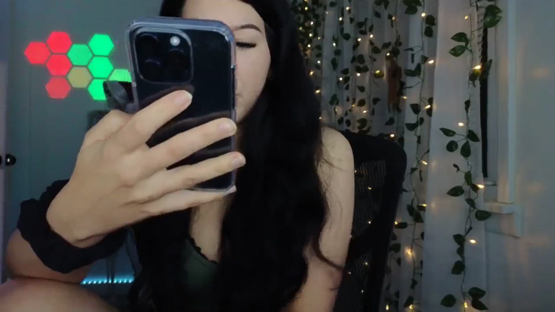 Gallery image thumbnail from LenaDanzara's myfreecams stream on, 12/16/2023, 07:29 image 18 of 20