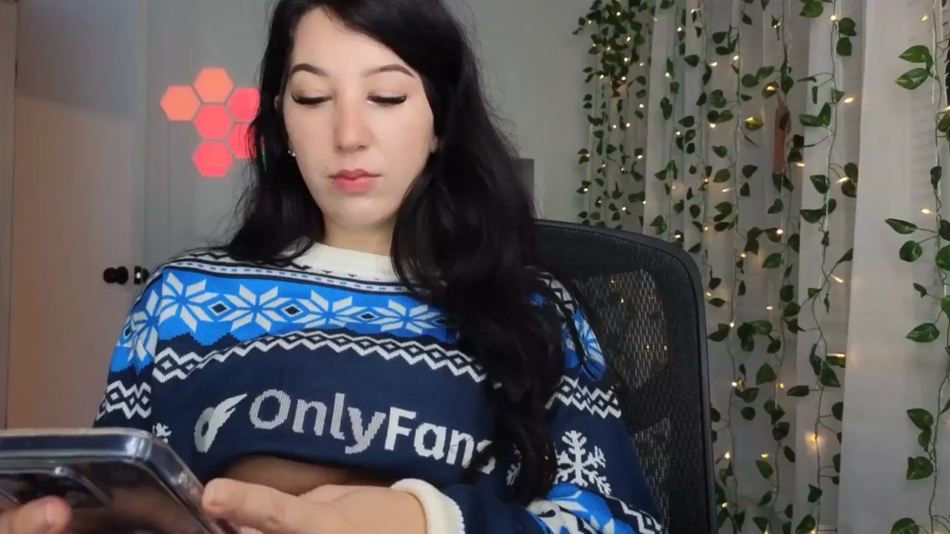 Gallery image thumbnail from LenaDanzara's myfreecams stream on, 12/16/2023, 09:18 image 4 of 20