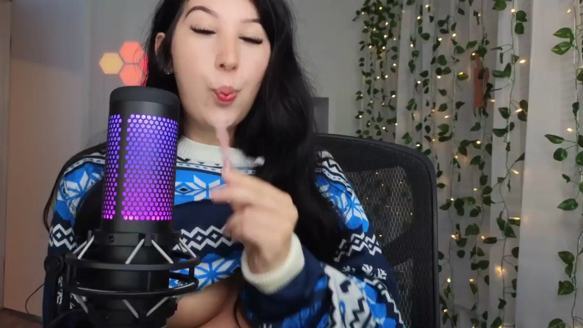 Gallery image thumbnail from LenaDanzara's myfreecams stream on, 12/16/2023, 09:18 image 1 of 20