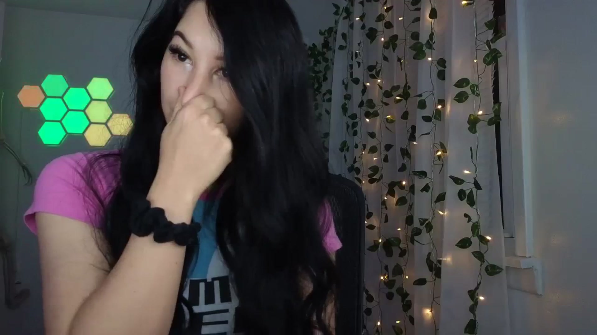Gallery image thumbnail from LenaDanzara's myfreecams stream on, 12/17/2023, 09:50 image 10 of 20