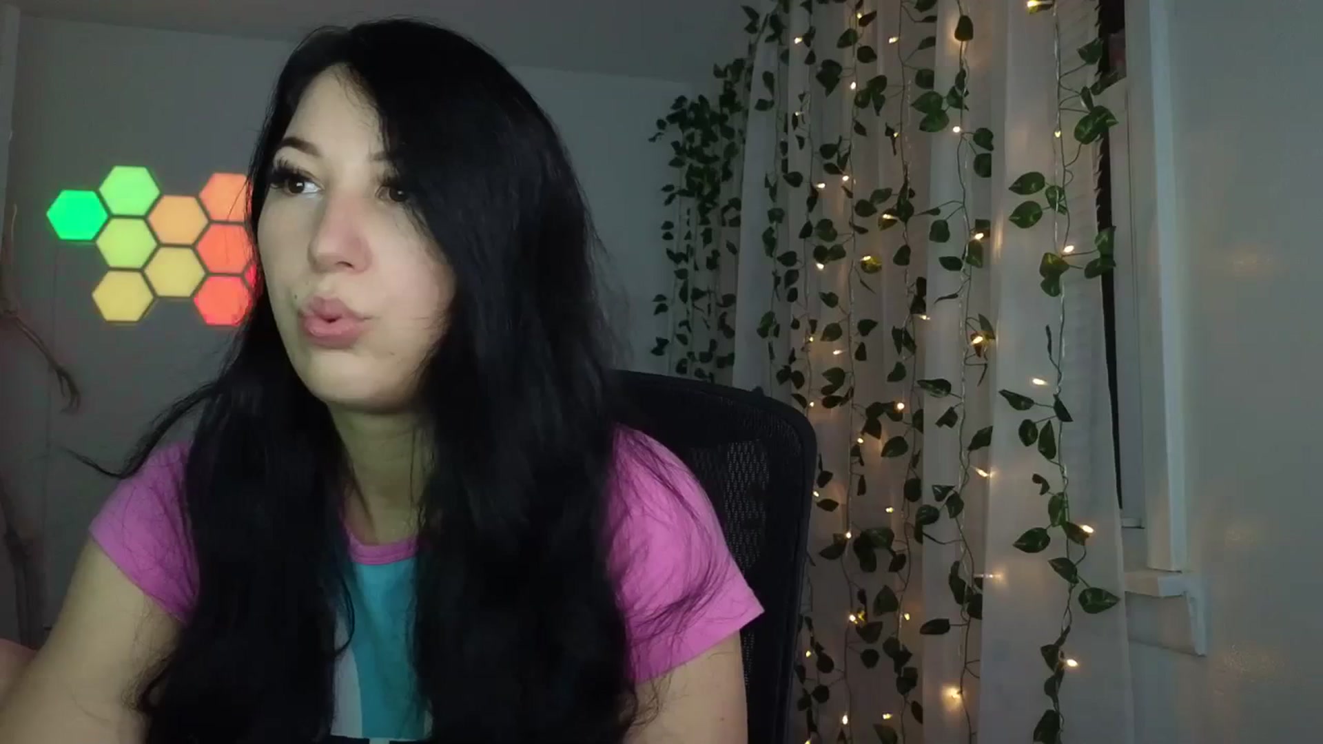 Gallery image thumbnail from LenaDanzara's myfreecams stream on, 12/17/2023, 09:50 image 18 of 20