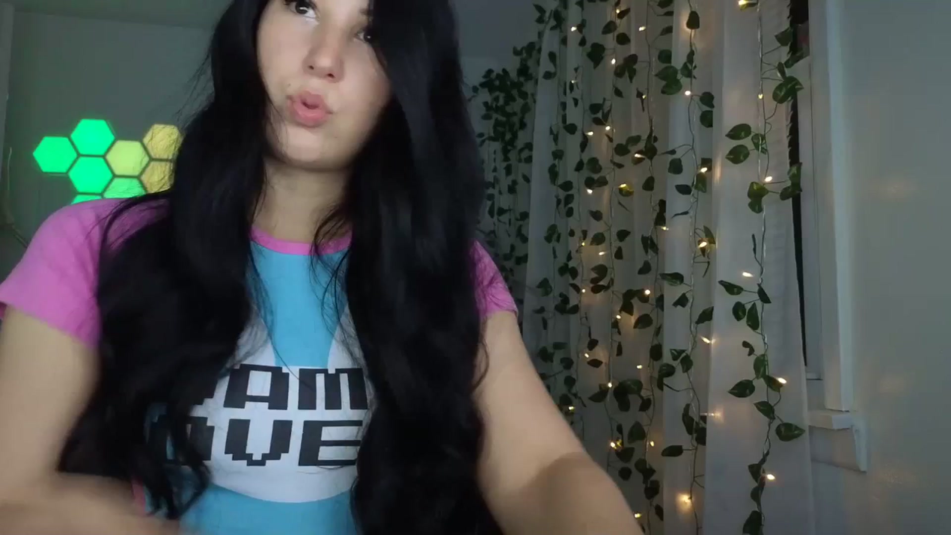 Gallery image thumbnail from LenaDanzara's myfreecams stream on, 12/17/2023, 09:50 image 20 of 20