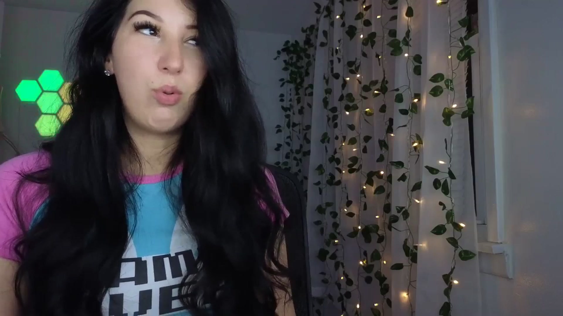 Gallery image thumbnail from LenaDanzara's myfreecams stream on, 12/17/2023, 09:50 image 8 of 20