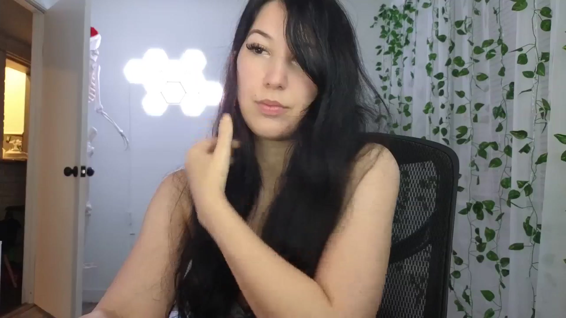 Gallery image thumbnail from LenaDanzara's myfreecams stream on, 12/27/2023, 08:45 image 16 of 20