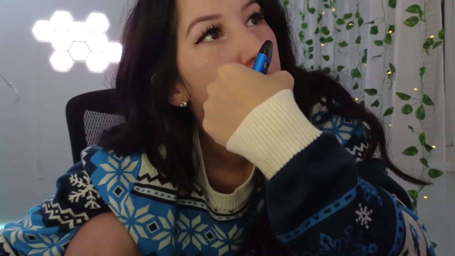 Gallery image thumbnail from LenaDanzara's myfreecams stream on, 12/29/2023, 06:17 image 8 of 20