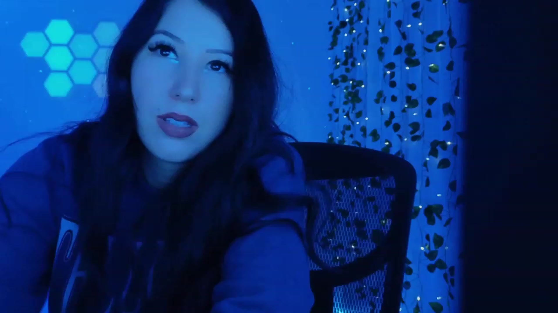 Gallery image thumbnail from LenaDanzara's myfreecams stream on, 12/30/2023, 10:01 image 6 of 20