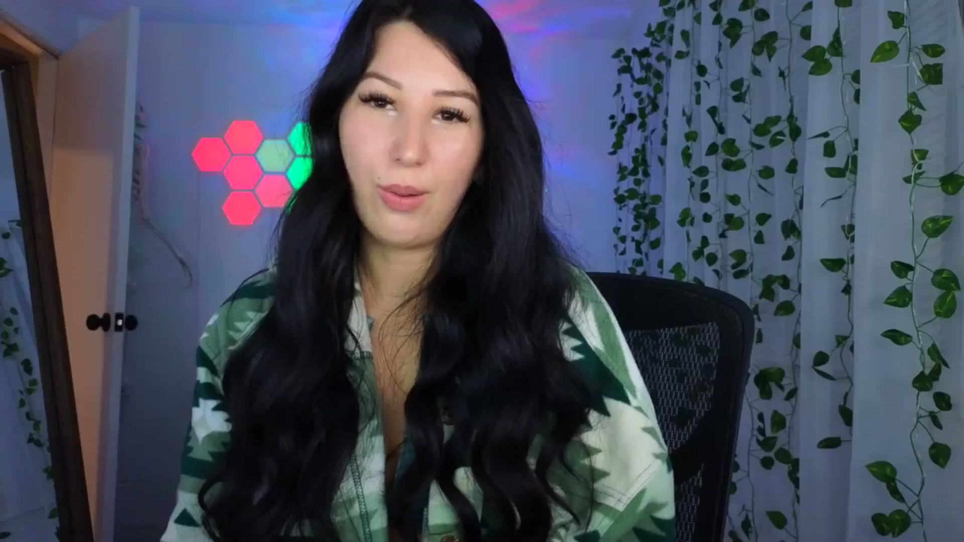 Gallery image thumbnail from LenaDanzara's myfreecams stream on, 12/31/2023, 08:48 image 8 of 20