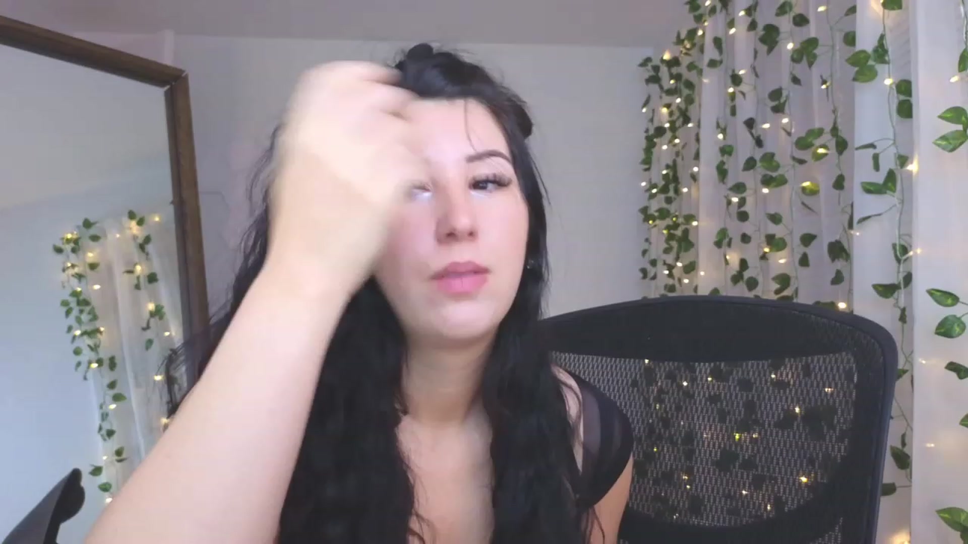 Gallery image thumbnail from LenaDanzara's myfreecams stream on, 01/03/2024, 08:21 image 16 of 20