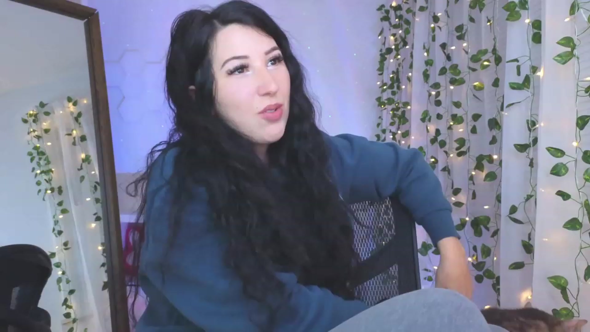 Gallery image thumbnail from LenaDanzara's myfreecams stream on, 01/03/2024, 08:21 image 6 of 20