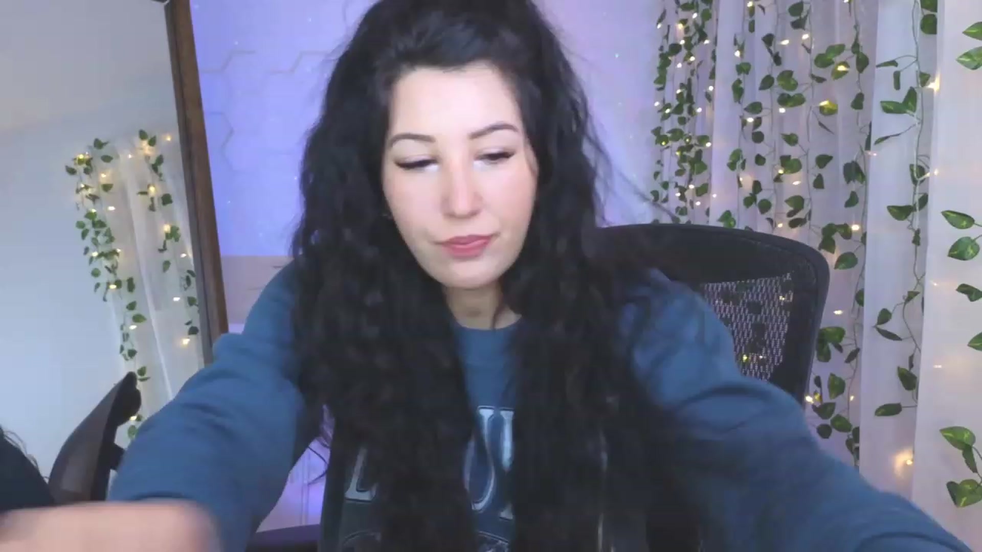 Gallery image thumbnail from LenaDanzara's myfreecams stream on, 01/03/2024, 08:21 image 10 of 20