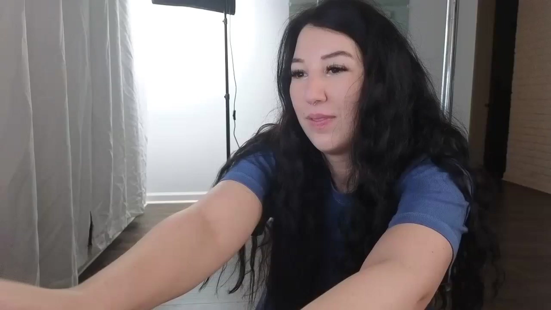 Gallery image thumbnail from LenaDanzara's myfreecams stream on, 03/10/2024, 11:11 image 1 of 20