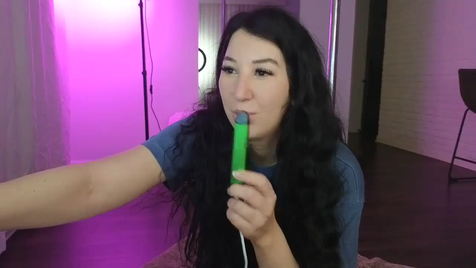 Gallery image thumbnail from LenaDanzara's myfreecams stream on, 03/10/2024, 12:46 image 2 of 20