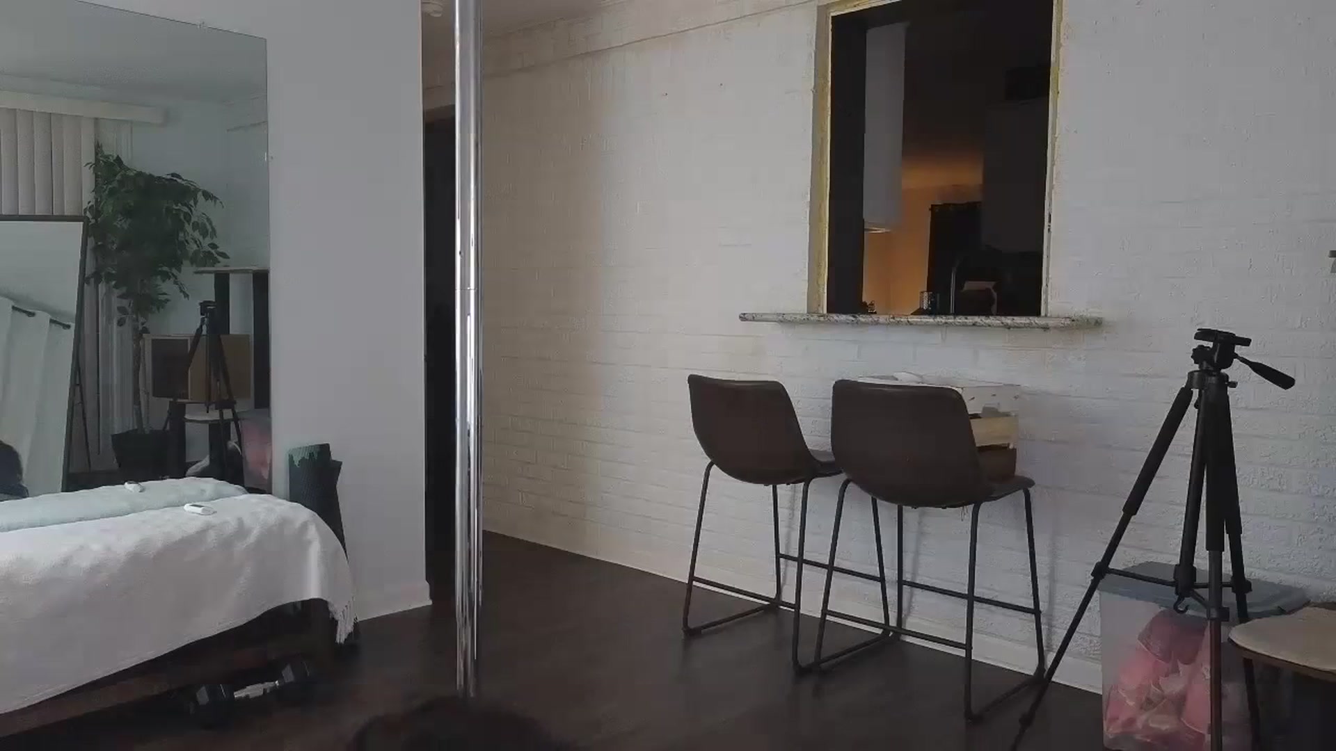 Gallery image thumbnail from LenaDanzara's myfreecams stream on, 03/10/2024, 12:46 image 18 of 20