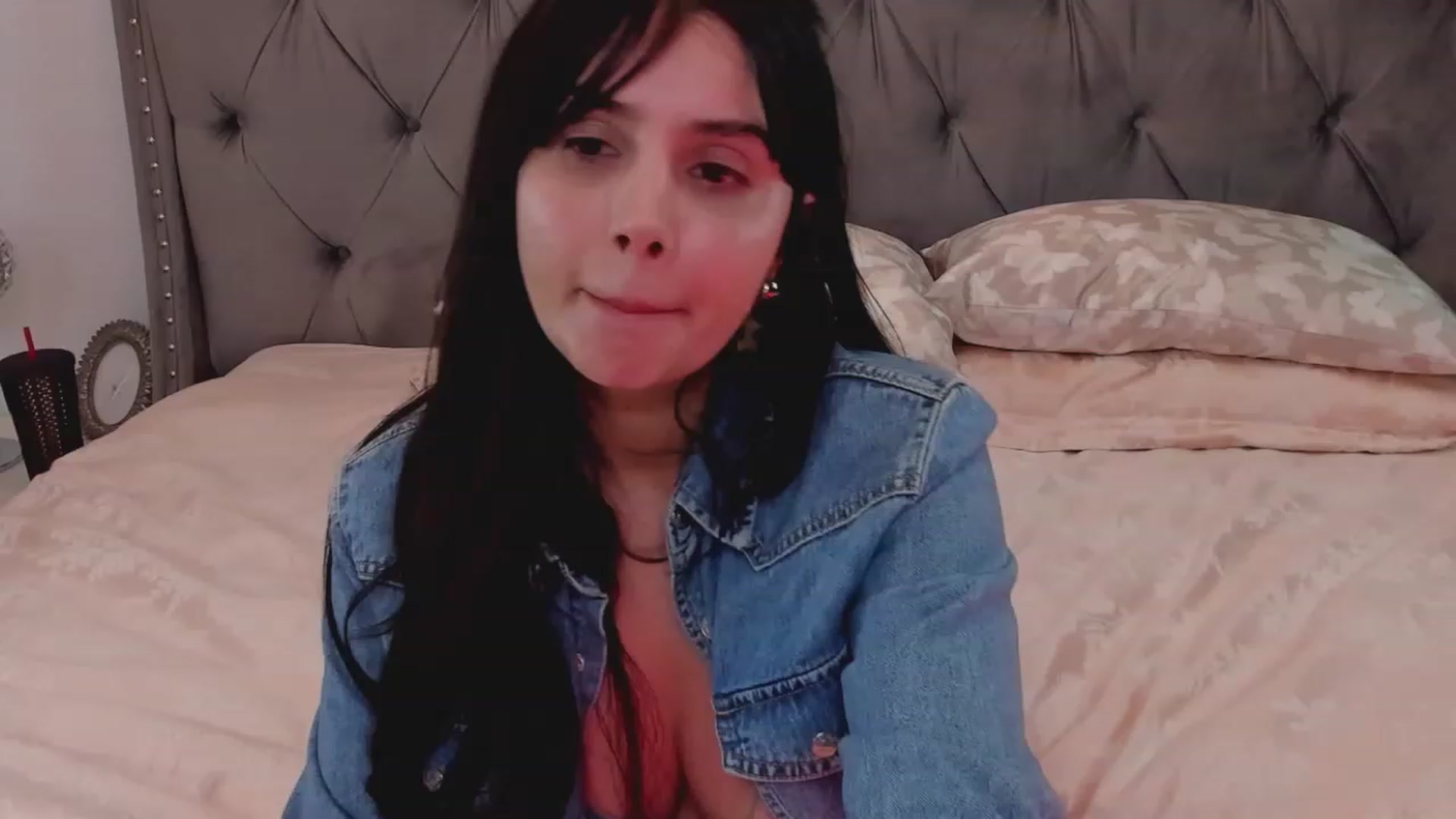 Gallery image thumbnail from LenaLiveNow's myfreecams stream on, 01/14/2024, 21:02 image 14 of 20