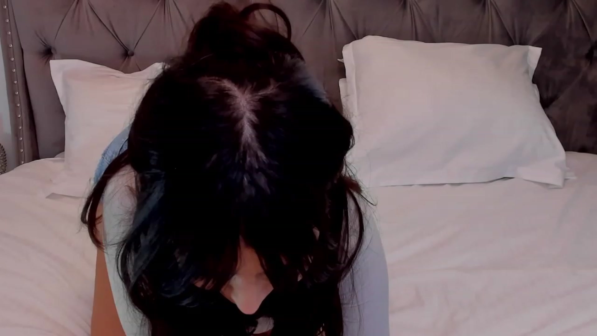 Gallery image thumbnail from LenaLiveNow's myfreecams stream on, 02/25/2024, 08:32 image 9 of 20