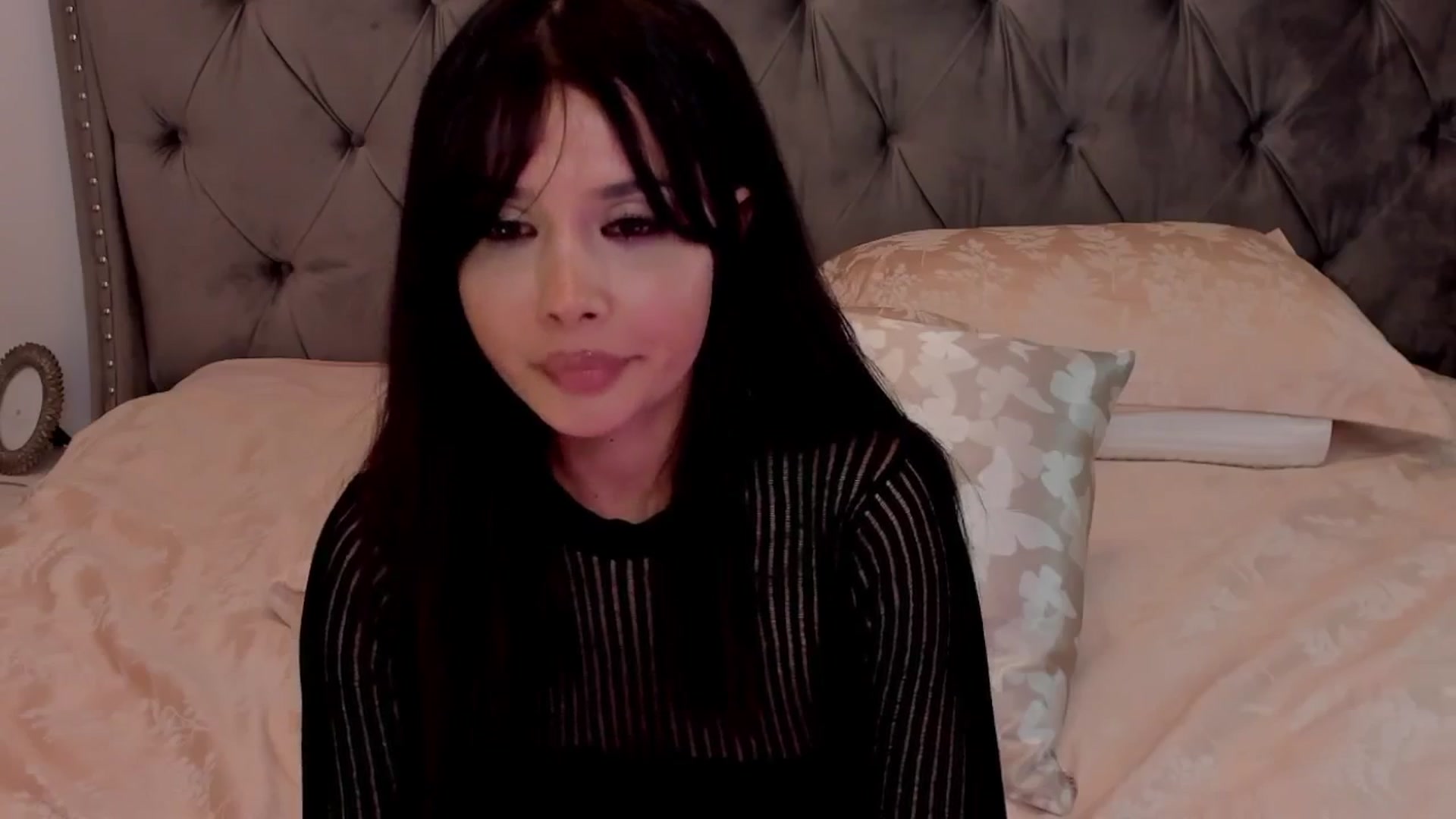 Gallery image thumbnail from LenaLiveNow's myfreecams stream on, 03/20/2024, 23:00 image 12 of 20