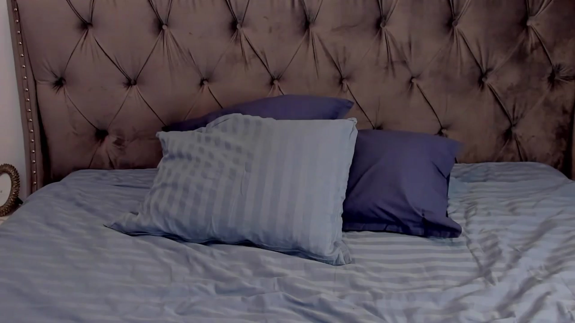 Gallery image thumbnail from LenaLiveNow's myfreecams stream on, 03/30/2024, 17:01 image 3 of 20