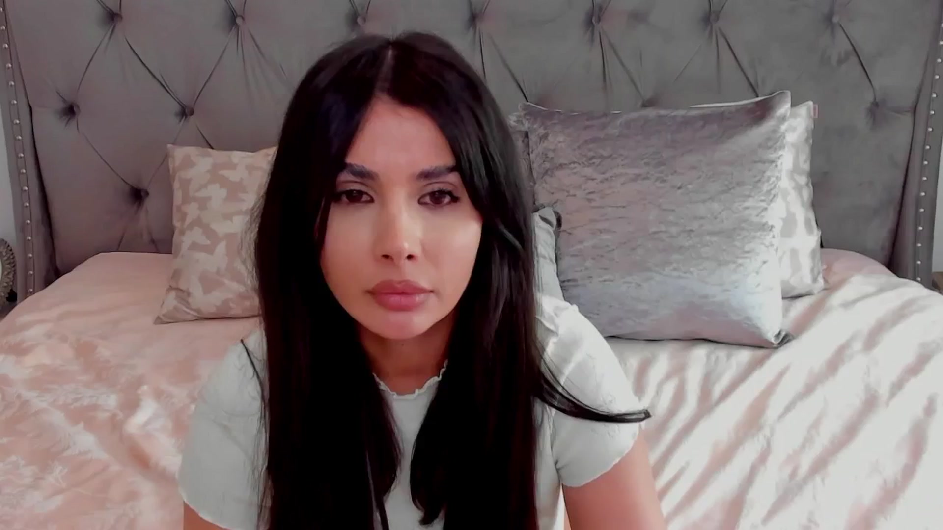 Gallery image thumbnail from LenaLiveNow's myfreecams stream on, 05/10/2024, 16:14 image 16 of 20