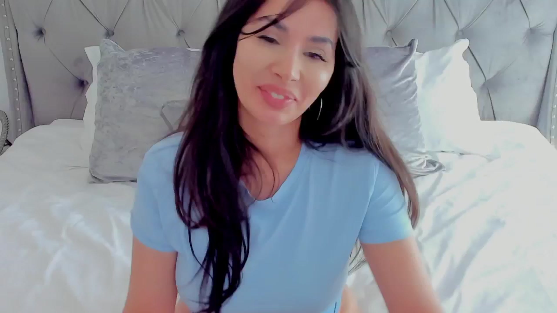 Gallery image thumbnail from LenaLiveNow's myfreecams stream on, 05/16/2024, 12:59 image 18 of 20