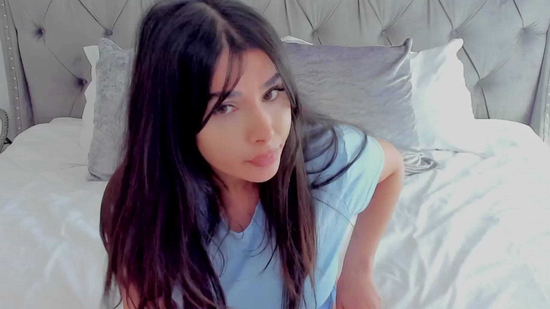 Gallery image thumbnail from LenaLiveNow's myfreecams stream on, 05/16/2024, 12:59 image 12 of 20