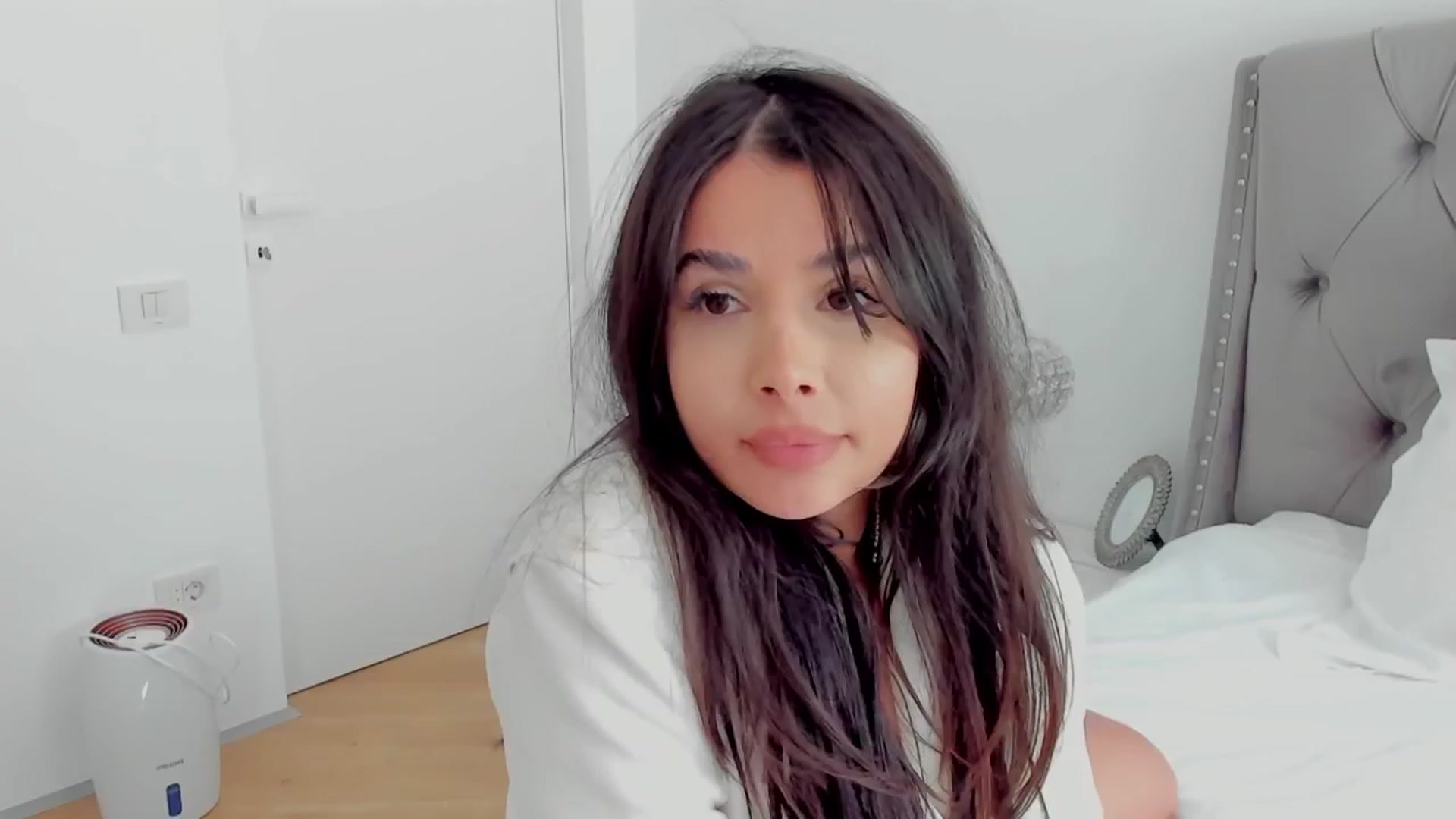Gallery image thumbnail from LenaLiveNow's myfreecams stream on, 05/16/2024, 18:34 image 3 of 20