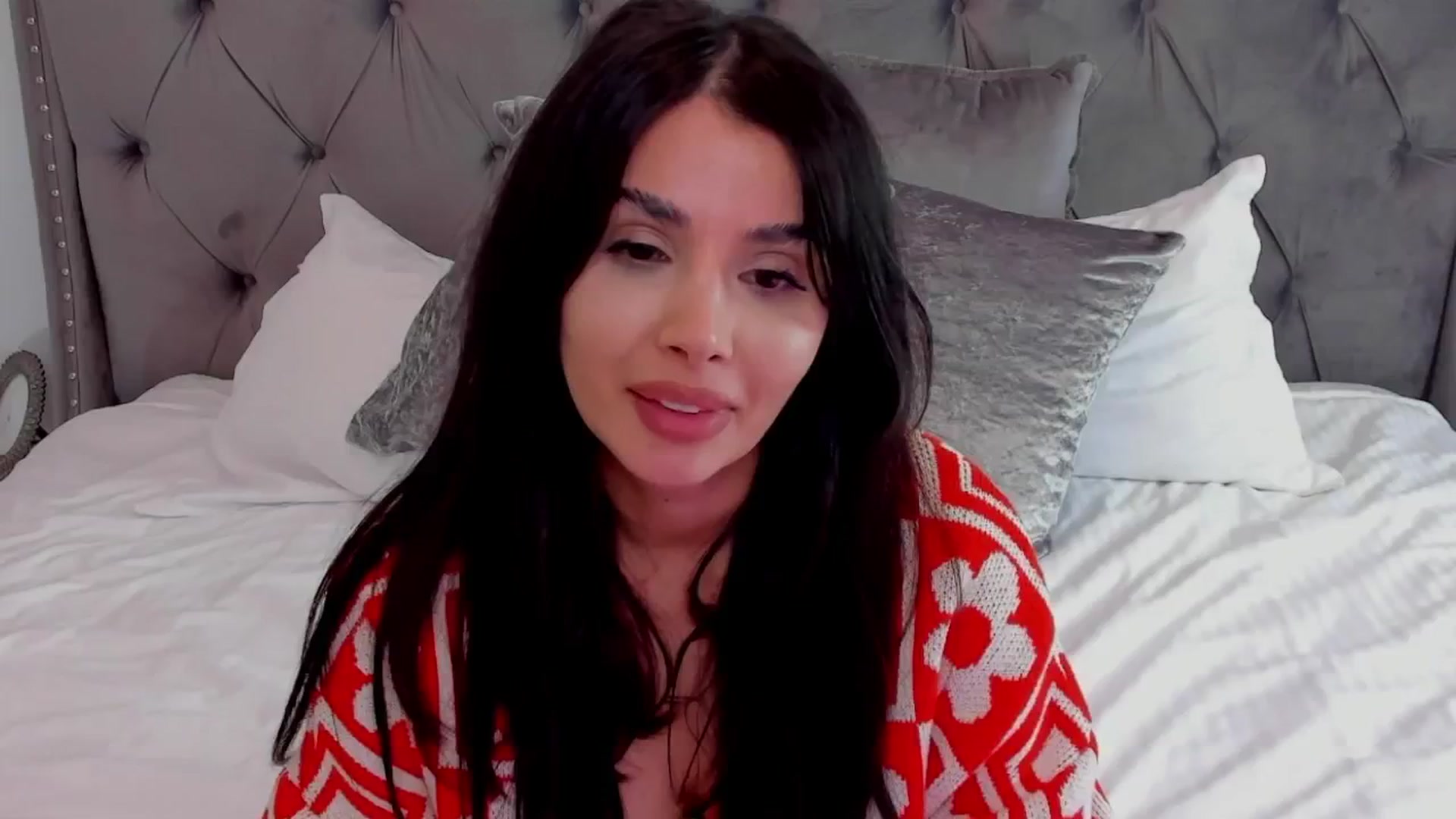 Gallery image thumbnail from LenaLiveNow's myfreecams stream on, 05/16/2024, 18:34 image 15 of 20