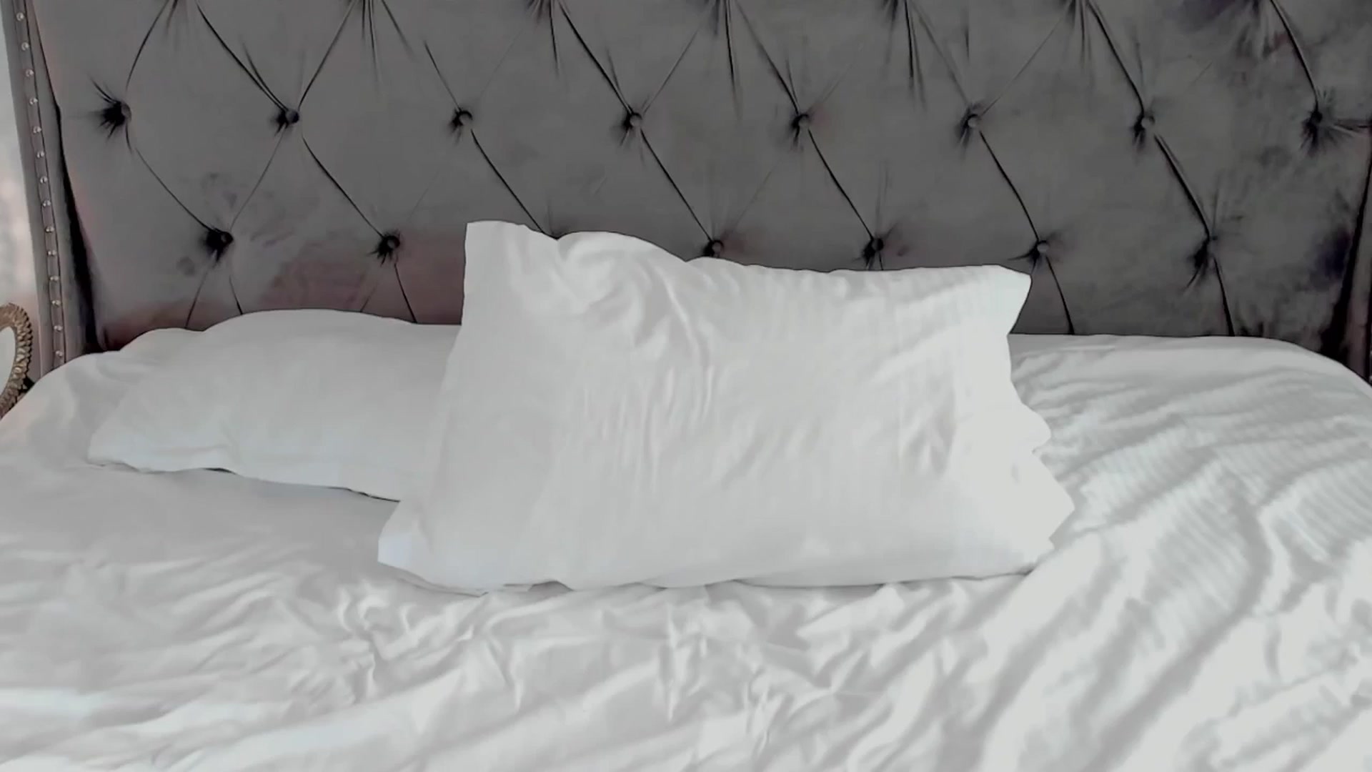 Gallery image thumbnail from LenaLiveNow's myfreecams stream on, 05/19/2024, 16:48 image 15 of 20