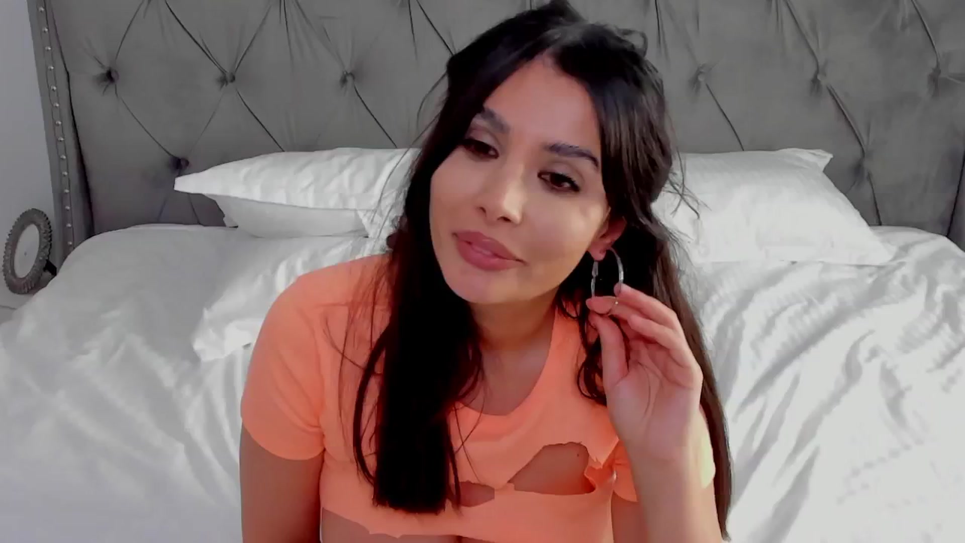 Gallery image thumbnail from LenaLiveNow's myfreecams stream on, 05/24/2024, 16:34 image 20 of 20