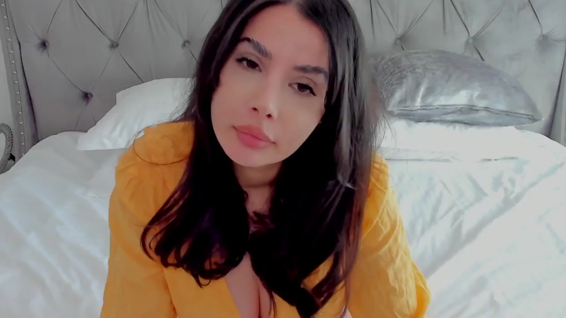 Gallery image thumbnail from LenaLiveNow's myfreecams stream on, 05/26/2024, 12:58 image 10 of 20
