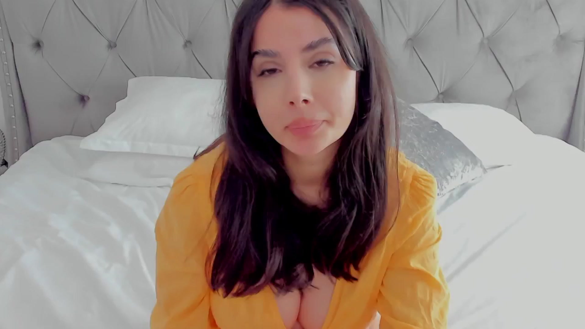 Gallery image thumbnail from LenaLiveNow's myfreecams stream on, 05/26/2024, 14:26 image 10 of 20