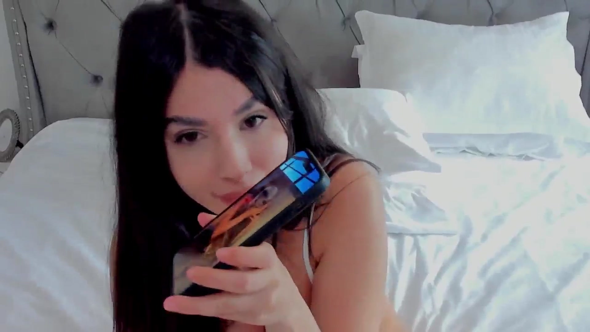 Gallery image thumbnail from LenaLiveNow's myfreecams stream on, 05/28/2024, 15:19 image 10 of 20
