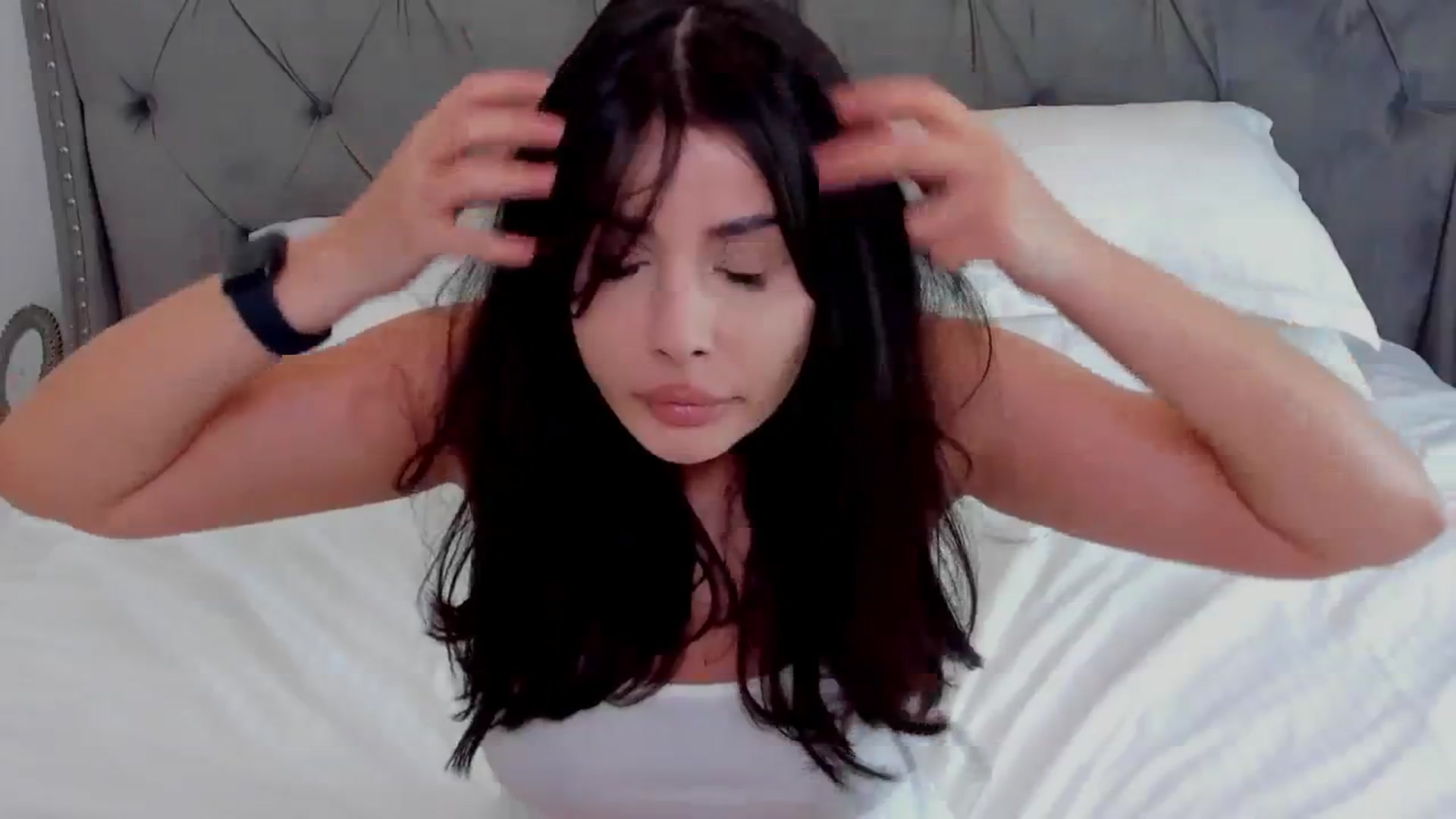 Gallery image thumbnail from LenaLiveNow's myfreecams stream on, 05/30/2024, 16:11 image 14 of 20